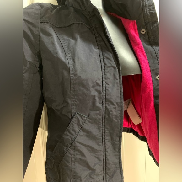 Hollister XS Black Transition Nylon Zip Jacket with Hood & Pink Fleece lining - Picture 7 of 10